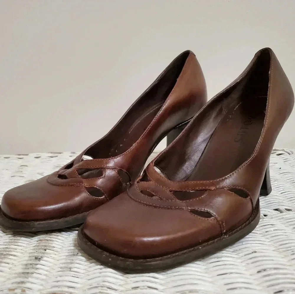 TWO LIPS | Mid-Century Modern Brown Mary Jane High Heels